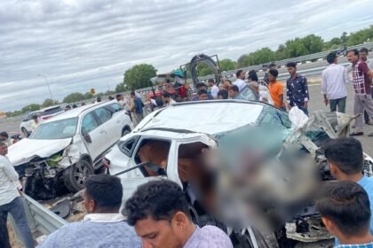 भारतमाला एक्सप्रेस-वे पर दर्दनाक सड़क हादसा: पति-पत्नी और मासूम बेटी की मौत, सूरत लौटते समय हुआ हादसा.... IMG 20251028 194040