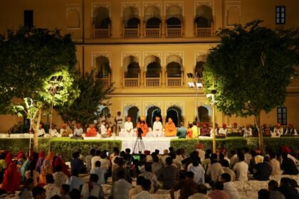 महापूर्ण कुंभ यात्रा उपरांत जसोलधाम में भव्य आशीर्वचन कार्यक्रम, श्रद्धा और भक्ति का संगम बना परिसर PHOTO 04