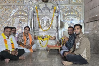 श्री श्याम शरणम् सेवा समिति अध्यक्ष संचेती ने किए मसूरिया स्थित बाबा बालीनाथ मंदिर के दर्शन WhatsApp Image 2025 10 12 at 7.54.11 PM