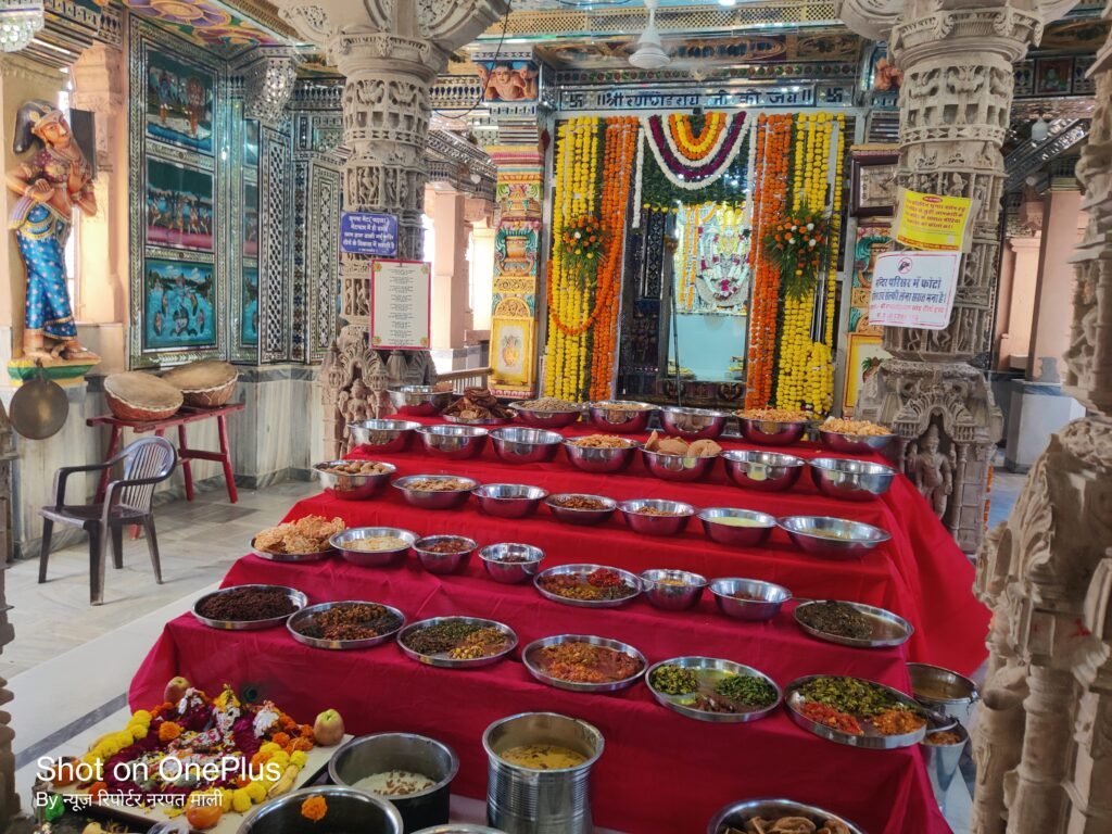 कार्तिक पूर्णिमा पर खेड़ रणछोड़राय मंदिर में भव्य अन्नकूट मेला, उमड़े हजारों श्रद्धालु 3 कार्तिक पूर्णिमा पर खेड़ रणछोड़राय मंदिर में भव्य अन्नकूट मेला, उमड़े हजारों श्रद्धालु 1001623621 1