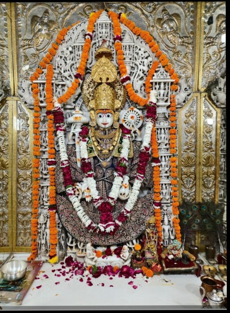 कार्तिक पूर्णिमा पर खेड़ रणछोड़राय मंदिर में भव्य अन्नकूट मेला, उमड़े हजारों श्रद्धालु 2 कार्तिक पूर्णिमा पर खेड़ रणछोड़राय मंदिर में भव्य अन्नकूट मेला, उमड़े हजारों श्रद्धालु 1001624907