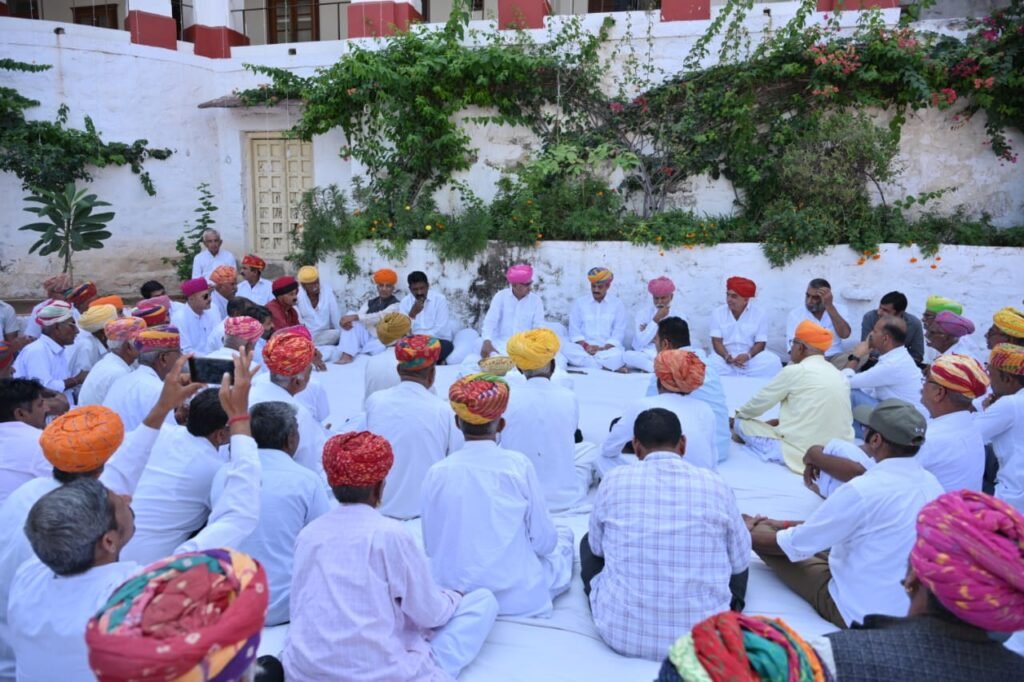 रावलगढ़ जसोल में दीपावली स्नेह मिलन का भव्य एवं गौरवशाली आयोजन, बालोतरा जिला राजपूत समाज का अद्वितीय संगम 4 रावलगढ़ जसोल में दीपावली स्नेह मिलन का भव्य एवं गौरवशाली आयोजन, बालोतरा जिला राजपूत समाज का अद्वितीय संगम 1001628043