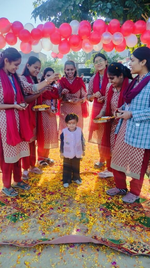 रेनबो ई-स्मार्ट स्कूल में उत्साह से झूमे नन्हें मुन्ने,अनूठे अंदाज़ में मनाया गया बाल दिवस 1001662835