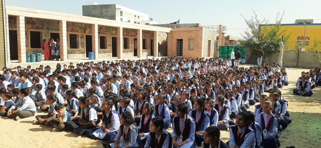 सड़क दुर्घटनाओं पर लगाम लगाने के लिए बालोतरा परिवहन विभाग की बड़ी कार्रवाई, स्कूल वैनों पर सख्ती 1001665230