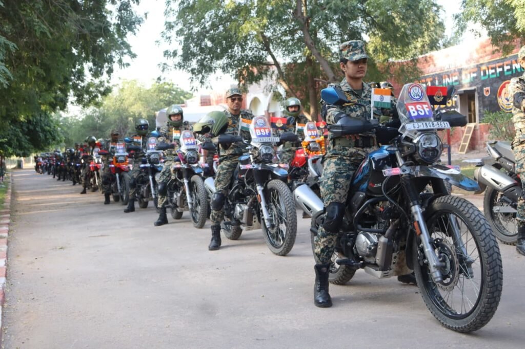 राष्ट्रीय एकता एवं नशा मुक्ति का संदेश लेकर बाड़मेर पहुंची बीएसएफ की मोटरसाइकिल रैली 1001669539