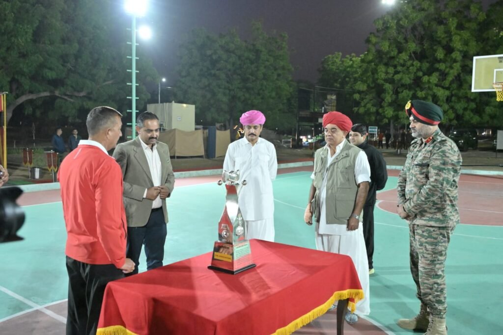 लेफ्टिनेंट जनरल हनुत सिंह सिविल - मिलिट्री खेल ट्रॉफी जालीपा 3 लेफ्टिनेंट जनरल हनुत सिंह सिविल - मिलिट्री खेल ट्रॉफी जालीपा 1001719123