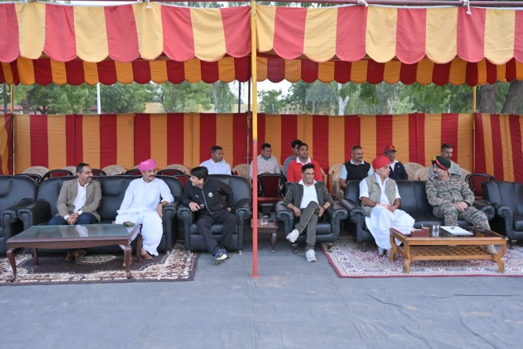 लेफ्टिनेंट जनरल हनुत सिंह सिविल - मिलिट्री खेल ट्रॉफी जालीपा 4 लेफ्टिनेंट जनरल हनुत सिंह सिविल - मिलिट्री खेल ट्रॉफी जालीपा 1001719125