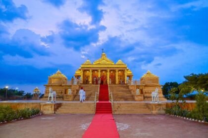 रावल मल्लीनाथ राणी रूपादे मन्दिर तिलवाड़ा में आरती समय परिवर्तन शरद की सर्दाहट संग गूंजेगी नए समय में आरती धुन IMG 20251103 WA0021