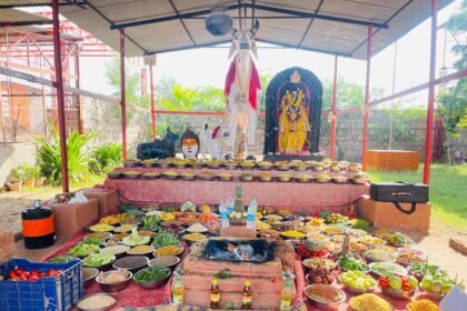 अन्नपूर्णा गौशाला में 156 व्यंजनों से निर्मित अनोखा कामधेनु अन्नकूट महोत्सव आयोजित IMG 20251106 WA00581