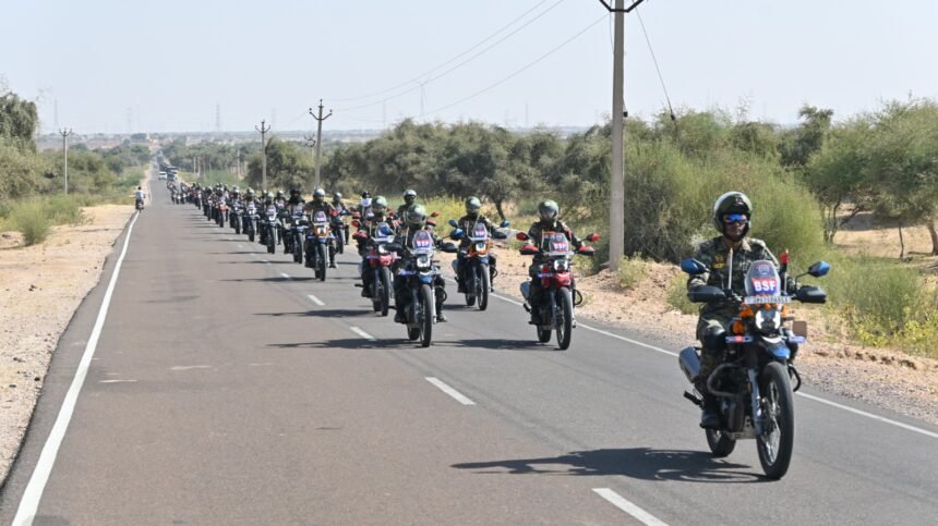 राष्ट्रीय एकता एवं नशा मुक्ति का संदेश लेकर बाड़मेर पहुंची बीएसएफ की मोटरसाइकिल रैली IMG 20251116 WA0025