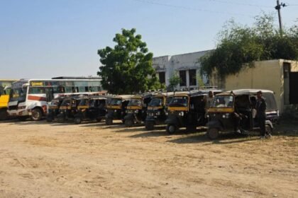 सड़क दुर्घटनाओं पर लगाम लगाने के लिए बालोतरा परिवहन विभाग की बड़ी कार्रवाई, स्कूल वैनों पर सख्ती IMG 20251115 203350