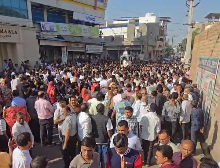 शालीभद्र महाराज ने 16 दिनों के संथारा उपवास के बाद समाधिमरण पूर्ण किया, बैकुंठ यात्रा में उमड़ा जनसैलाब IMG 20251122 125549