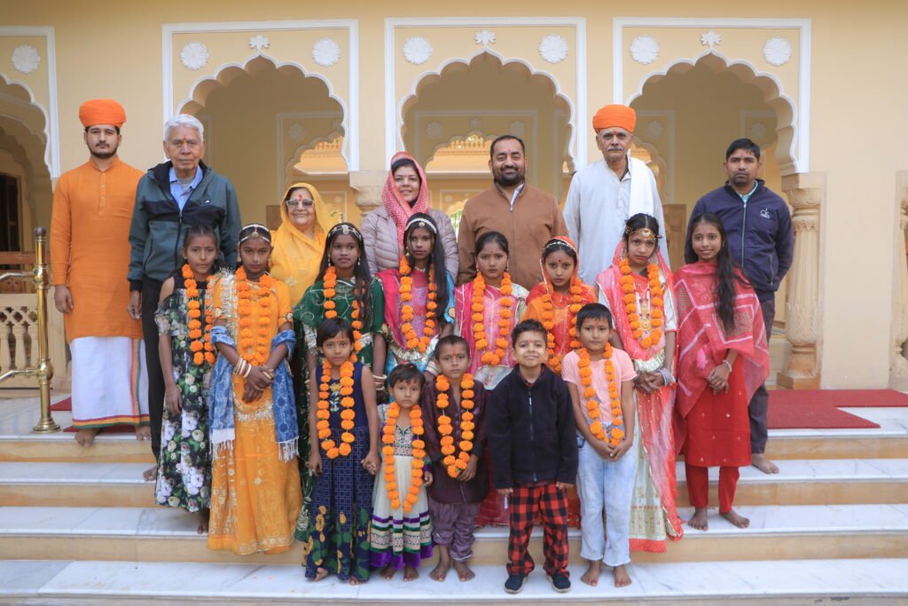 जसोलधाम मार्गशीर्ष शुक्ल त्रयोदशी महोत्सव दिव्य आरती, रात्रि जागरण और आध्यात्मिक आस्था का अलौकिक वातावरण 1001738878