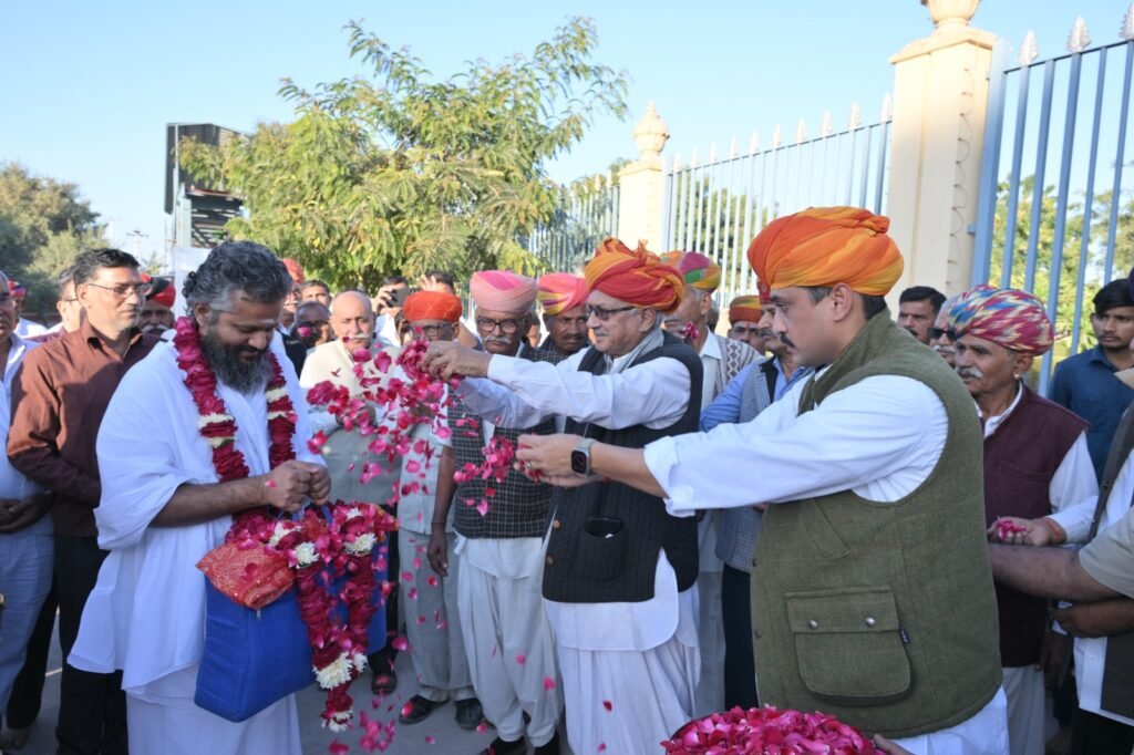 जसोलधाम में सोमनाथ ज्योतिर्लिंग के पावन अंश के दिव्य दर्शन 3 जसोलधाम में सोमनाथ ज्योतिर्लिंग के पावन अंश के दिव्य दर्शन 1001828134