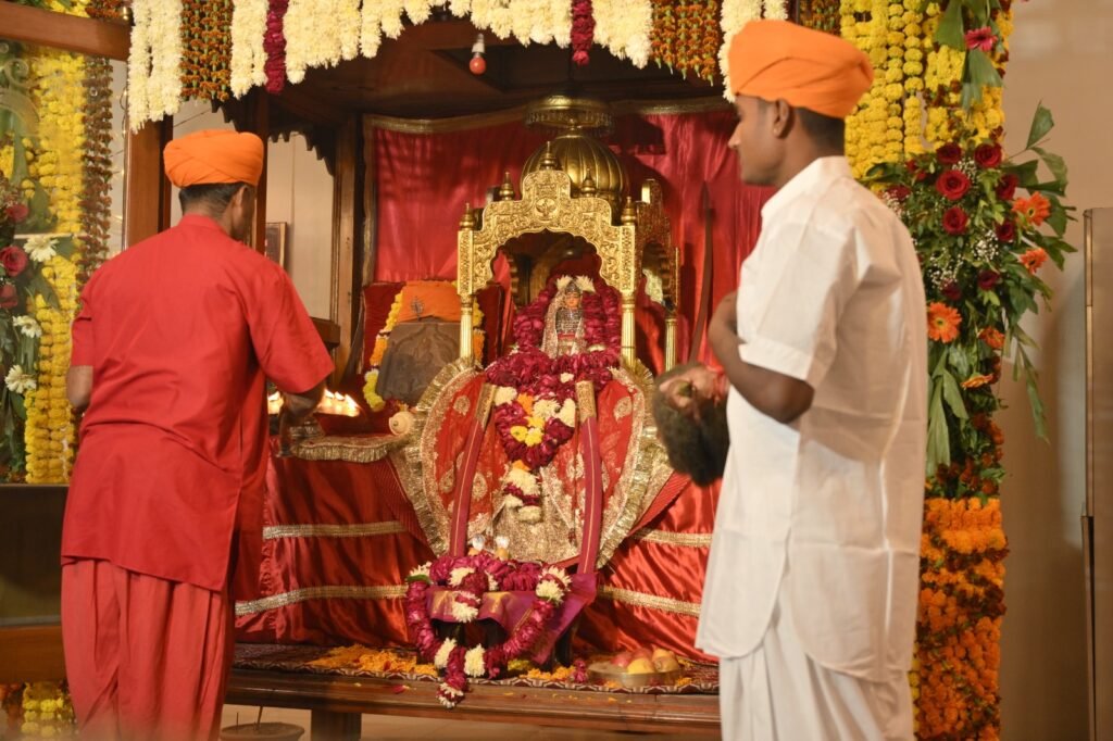 जसोलधाम में सोमनाथ ज्योतिर्लिंग के पावन अंश के दिव्य दर्शन 2 जसोलधाम में सोमनाथ ज्योतिर्लिंग के पावन अंश के दिव्य दर्शन 1001828138