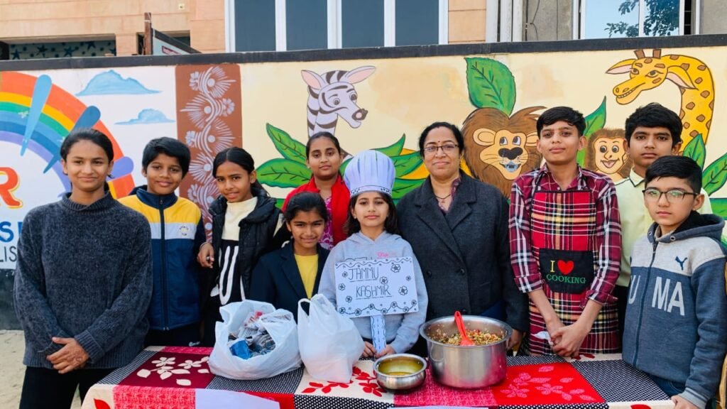 रेनबो ई-स्मार्ट इंग्लिश मीडियम स्कूल के तीन दिवसीय हम साथ-साथ हैं स्मार्ट कैंप 2025 का भव्य समापन 1001840101