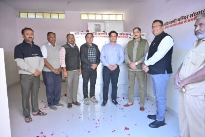 श्री राणी भटियाणी मंदिर संस्थान, जसोल ने नाहटा जिला अस्पताल, बालोतरा को 4 शव क्षमता वाला आधुनिक मोर्चरी रेफ्रिजरेटर किया भेंट IMG 20251210 WA0024