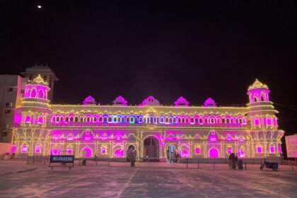 रंग-बिरंगी रोशनी में नहाया नाकोड़ा जैन तीर्थ, पौष दशमी मेले की आज शुरुआत IMG 20251213 WA0023