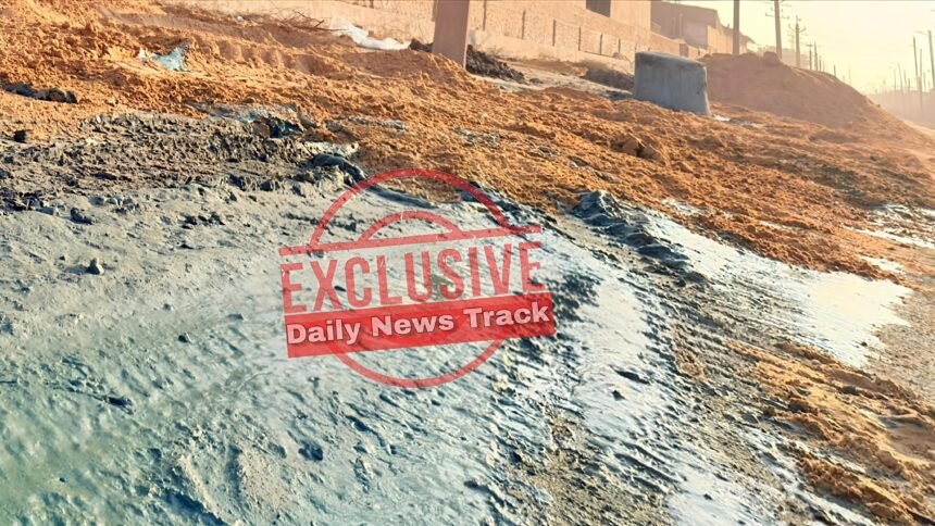 जांच से पहले बढ़ी सीईटीपी और आरपीसीबी की सक्रियता; औद्योगिक क्षेत्र में रेत डालकर प्रदूषण छुपाने की नाकामी कोशिश IMG 20251223 WA0067