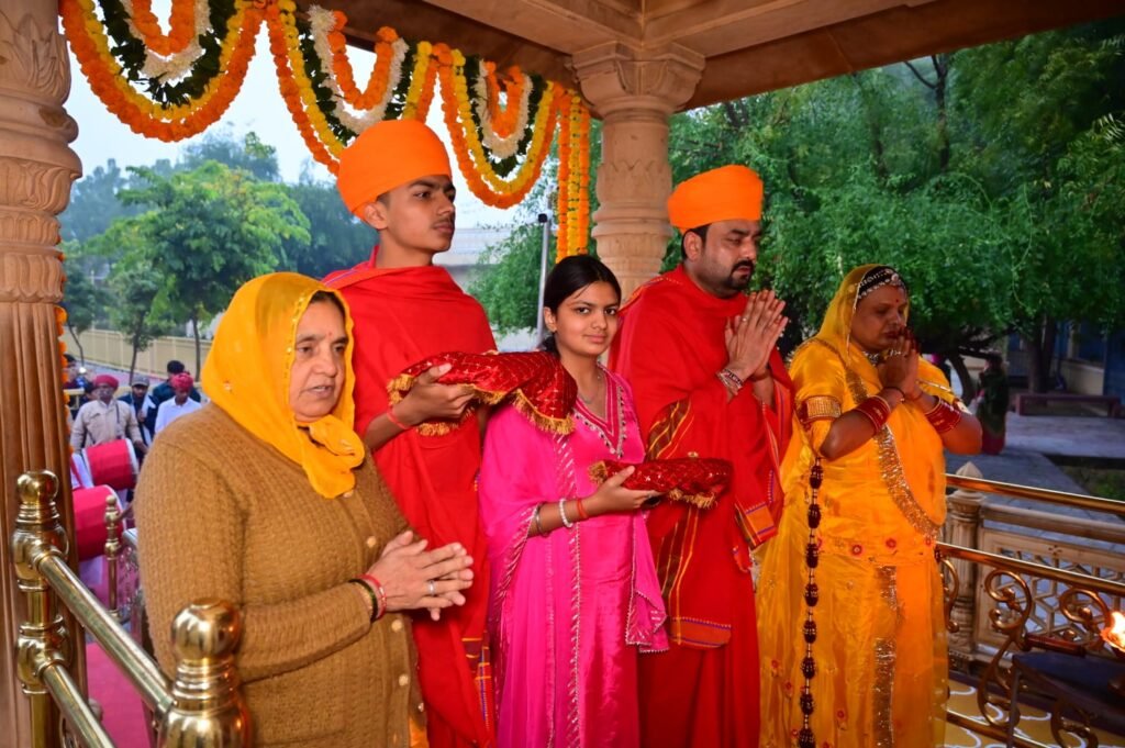 पौष शुक्ल पक्ष त्रयोदशी पर जसोलधाम में आस्था, परंपरा और भक्ति का विराट संगम संपन्न 2 पौष शुक्ल पक्ष त्रयोदशी पर जसोलधाम में आस्था, परंपरा और भक्ति का विराट संगम संपन्न 1001857023