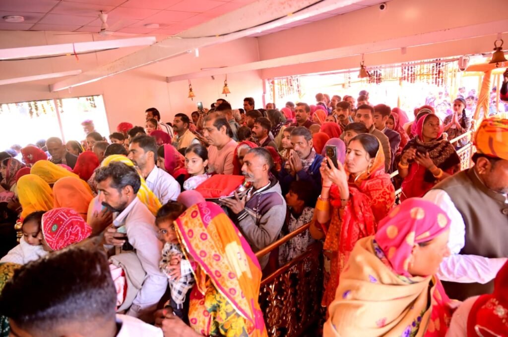 जसोलधाम में माघ शुक्ल पक्ष सप्तमी को उमड़ा आस्था का जनसैलाब 4 जसोलधाम में माघ शुक्ल पक्ष सप्तमी को उमड़ा आस्था का जनसैलाब 1001965423