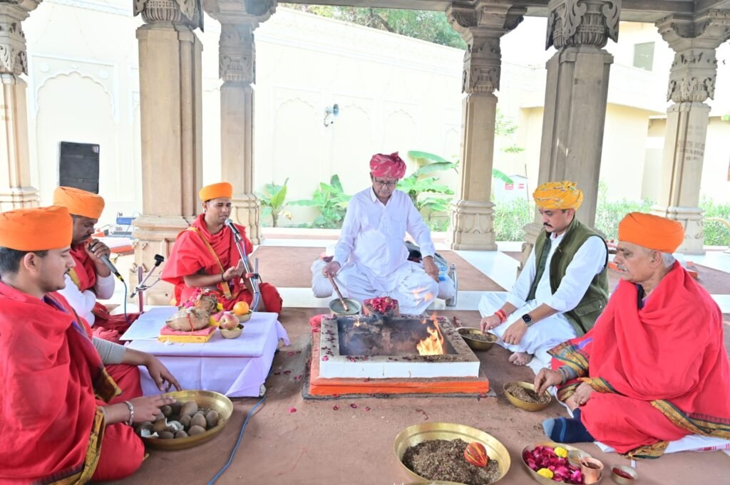 माघ शुक्ल पक्ष त्रयोदशी पर जसोलधाम में उमड़ा श्रद्धालुओं का सैलाब 2 माघ शुक्ल पक्ष त्रयोदशी पर जसोलधाम में उमड़ा श्रद्धालुओं का सैलाब 1001993689