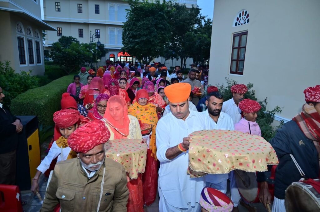 माघ शुक्ल पक्ष त्रयोदशी पर जसोलधाम में उमड़ा श्रद्धालुओं का सैलाब 5 माघ शुक्ल पक्ष त्रयोदशी पर जसोलधाम में उमड़ा श्रद्धालुओं का सैलाब 1001993702
