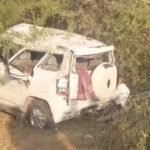 सिवाना क्षेत्र में दर्दनाक सड़क हादसा: दर्शन से लौट रहे परिवार पर टूटा कहर, युवती की मौत, पांच की हालत नाजुक IMG 20260102 WA0041