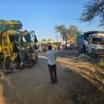 सिणधरी–बाड़मेर सड़क पर ट्रकों की आमने-सामने भिड़ंत, दो घायल, एक की हालत गंभीर IMG 20260107 WA0011