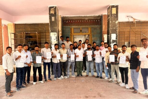 एमबीआर कॉलेज भूमि विवाद पर छात्रों का अनोखा विरोध, खून से लिखा पत्र भेजा मुख्यमंत्री को 54896474 f4ce 4c03 9f82 b1d63d4accd1