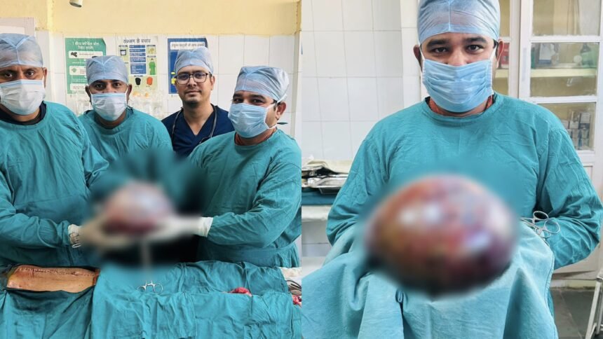 जैसलमेर के श्री जवाहिर हॉस्पिटल में 6 किलो की विशाल पेट की गांठ का सफल ऑपरेशन, 60 वर्षीय महिला को मिला नया जीवन IMG 20260212 WA0024