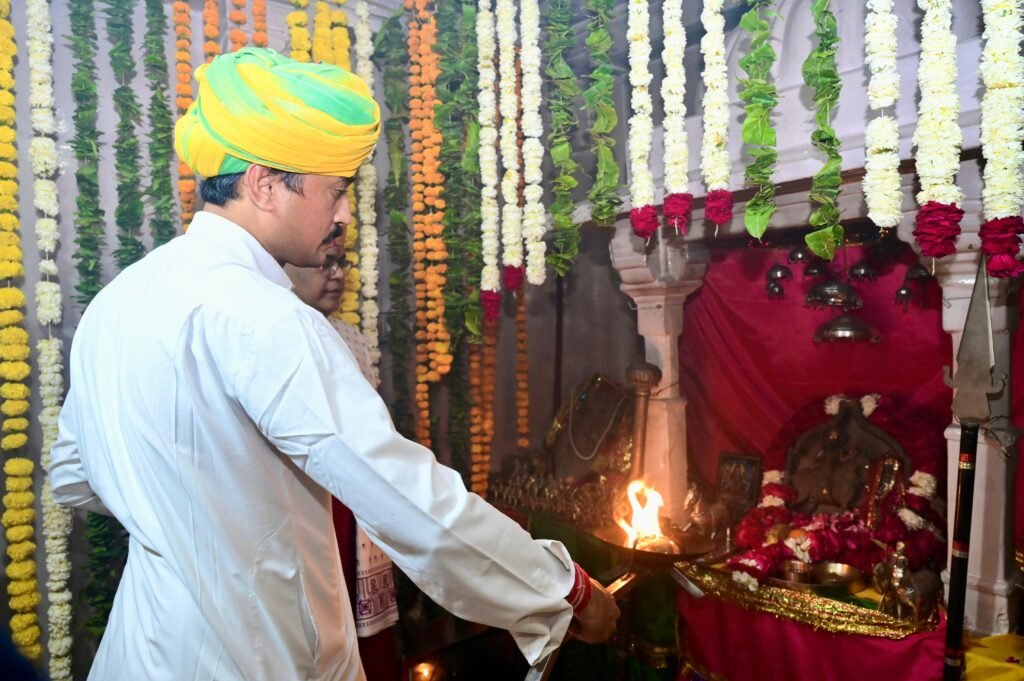 श्री रावल मल्लीनाथ जी के 708वें जन्मोत्सव पर तिलवाड़ा में भव्य धार्मिक एवं सांस्कृतिक आयोजन 4 श्री रावल मल्लीनाथ जी के 708वें जन्मोत्सव पर तिलवाड़ा में भव्य धार्मिक एवं सांस्कृतिक आयोजन 1002141837