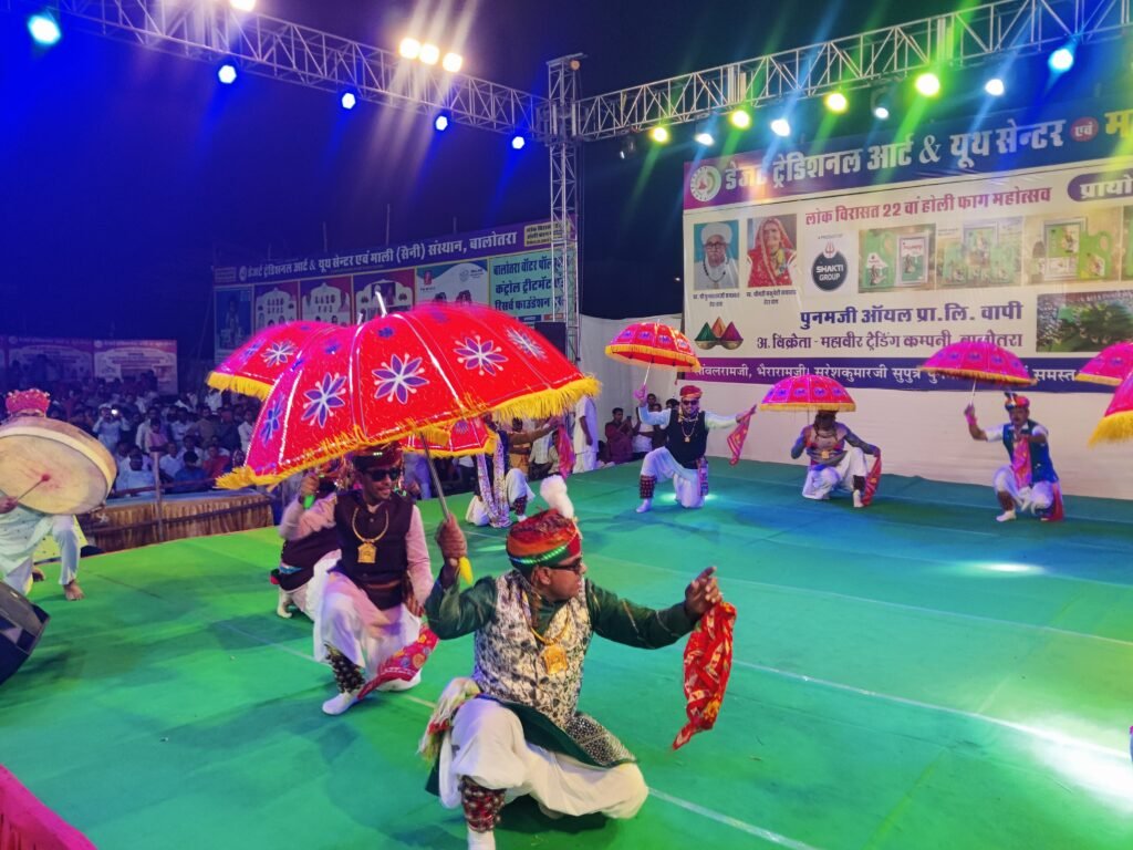 लोक विरासत–22वें होली फाग महोत्सव का रंगारंग समापन समारोह, गेर नृत्यों ने बांधा समां 1002155569