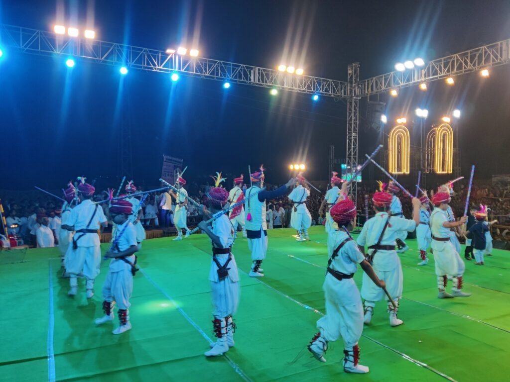 लोक विरासत–22वें होली फाग महोत्सव का रंगारंग समापन समारोह, गेर नृत्यों ने बांधा समां 1002155604