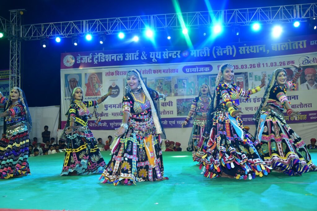 लोक विरासत–22वें होली फाग महोत्सव का रंगारंग समापन समारोह, गेर नृत्यों ने बांधा समां 1002161154