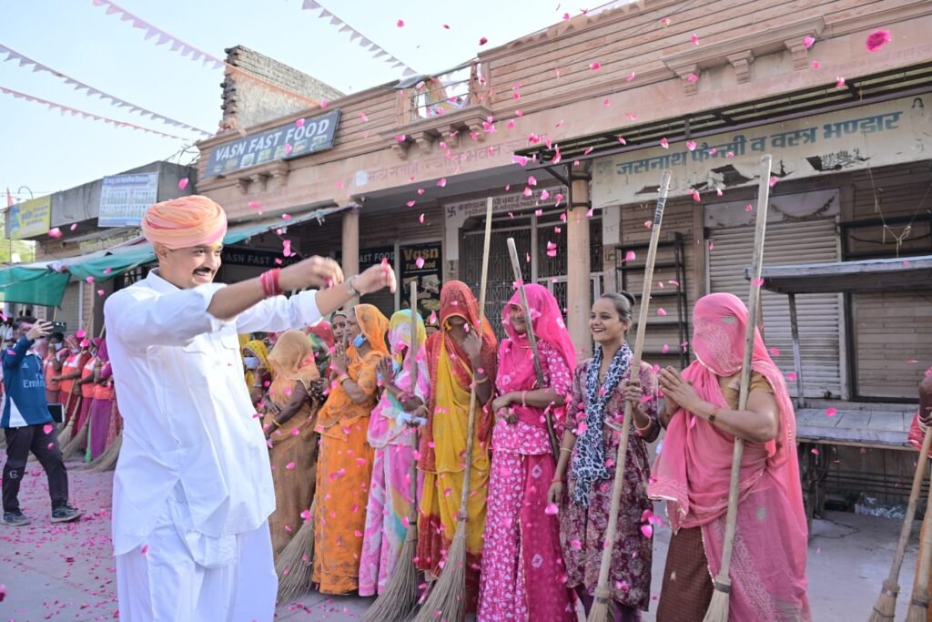 राजस्थान दिवस समारोह के अंतर्गत जसोल में स्वच्छता अभियान एवं श्रमदान कार्यक्रम आयोजित 1002167327