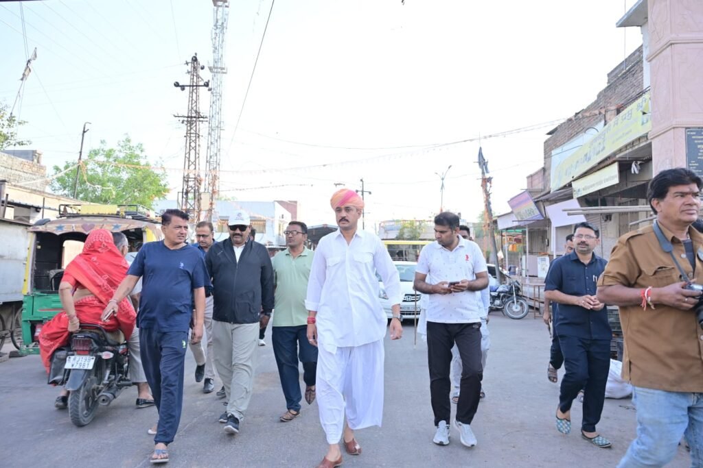 राजस्थान दिवस समारोह के अंतर्गत जसोल में स्वच्छता अभियान एवं श्रमदान कार्यक्रम आयोजित 1002167328