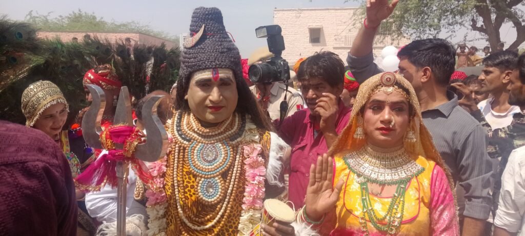 ध्वजारोहण के साथ विधिवत शुरू हुआ श्री मल्लीनाथ पशु मेला तिलवाड़ा, विधिवत पूजा-अर्चना कर उद्योग एवं वाणिज्य राज्यमंत्री कृष्ण कुमार विश्नोई ने किया ध्वजारोह 3 ध्वजारोहण के साथ विधिवत शुरू हुआ श्री मल्लीनाथ पशु मेला तिलवाड़ा, विधिवत पूजा-अर्चना कर उद्योग एवं वाणिज्य राज्यमंत्री कृष्ण कुमार विश्नोई ने किया ध्वजारोह 1002170701