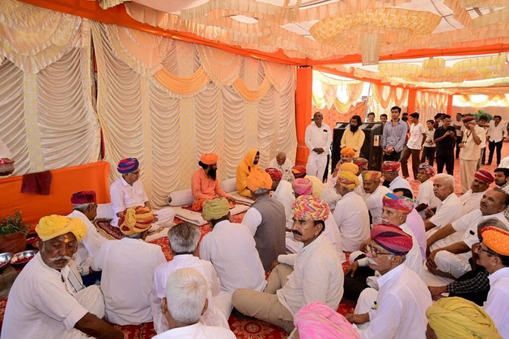 तिलवाड़ा में विश्वविख्यात ऐतिहासिक श्री रावल मल्लीनाथ जी पशु मेले का भव्य शुभारंभ 4 तिलवाड़ा में विश्वविख्यात ऐतिहासिक श्री रावल मल्लीनाथ जी पशु मेले का भव्य शुभारंभ 1002171007