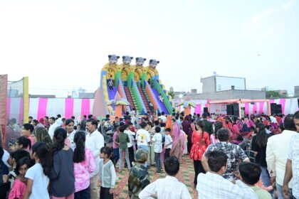 शिक्षा के साथ उत्सव: रेनबो स्कूल में रिजल्ट वितरण के साथ भव्य फन फेयर आयोजित DSC 2275.JPG