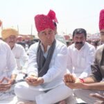 ध्वजारोहण के साथ विधिवत शुरू हुआ श्री मल्लीनाथ पशु मेला तिलवाड़ा, विधिवत पूजा-अर्चना कर उद्योग एवं वाणिज्य राज्यमंत्री कृष्ण कुमार विश्नोई ने किया ध्वजारोह IMG 20260315 WA0038