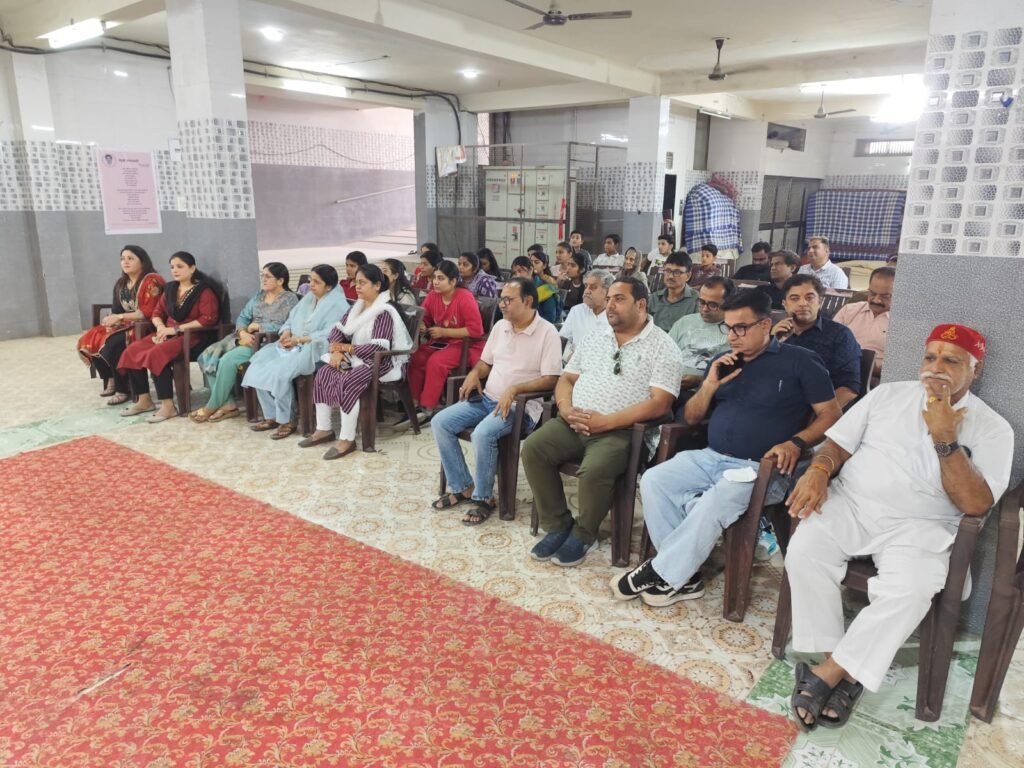 सिन्धी भाषा दिवस पर बालोतरा में संगोष्ठी, विद्यार्थियों को सर्टिफिकेट देकर किया सम्मानित 3 सिन्धी भाषा दिवस पर बालोतरा में संगोष्ठी, विद्यार्थियों को सर्टिफिकेट देकर किया सम्मानित 1002272190