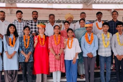 बोरावास की बेटी वर्षा चौधरी बनी संस्कृत शिक्षा विभाग में जोधपुर संभाग की टॉपर, 95% अंक हासिल कर बढ़ाया मान IMG 20260401 122340